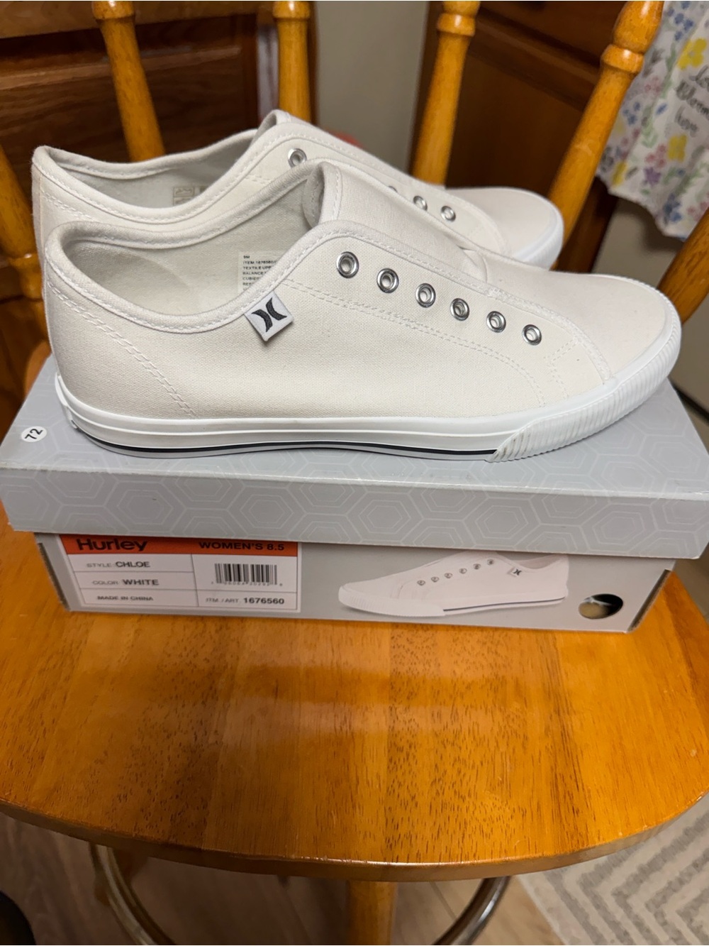 Hurley NWB 9 Chloe Slip-On low tops no laces Sneakers in White (READ)